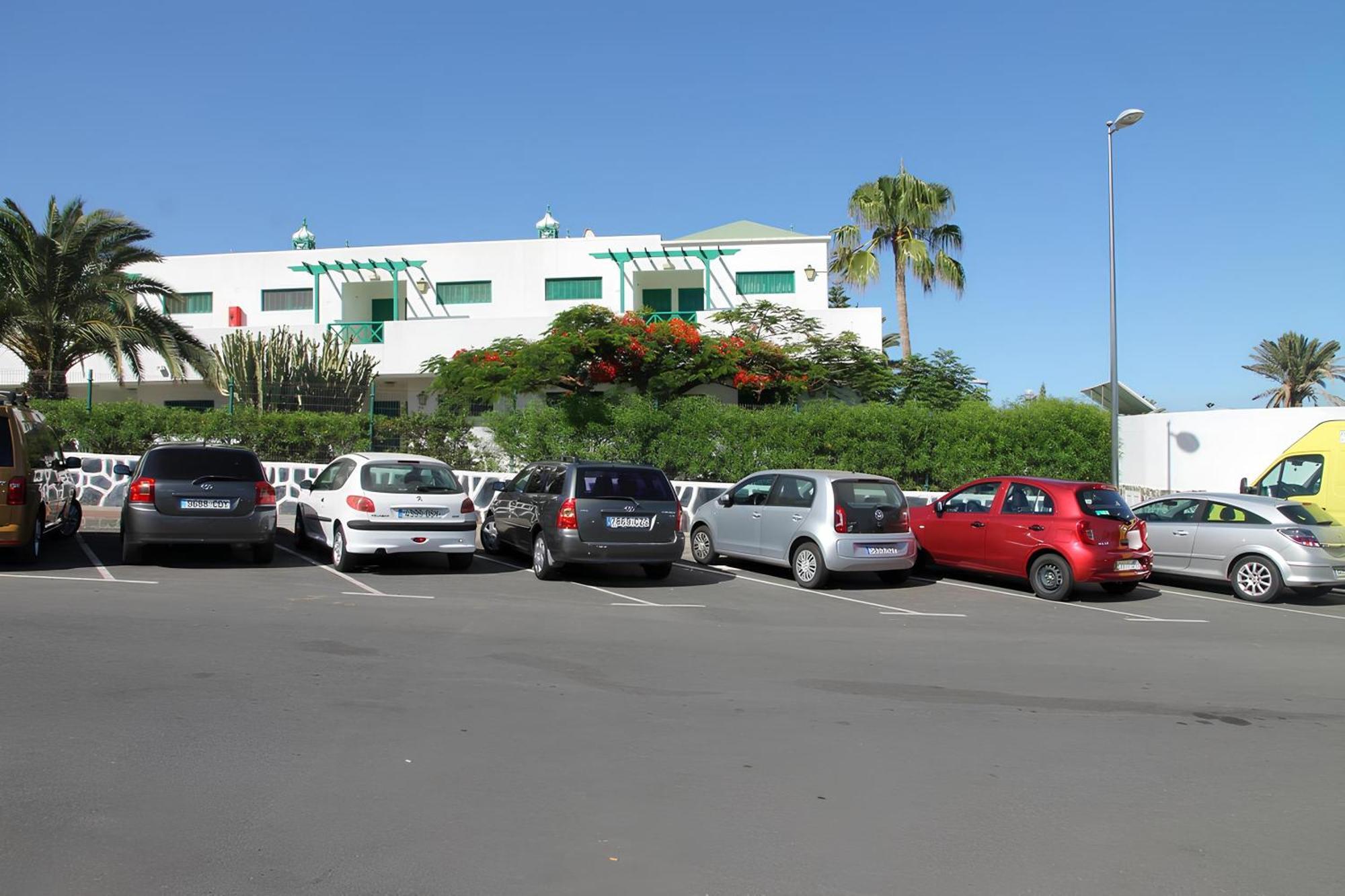 Bonito Apartamento Cerca La Playa San Bartolome Bagian luar foto