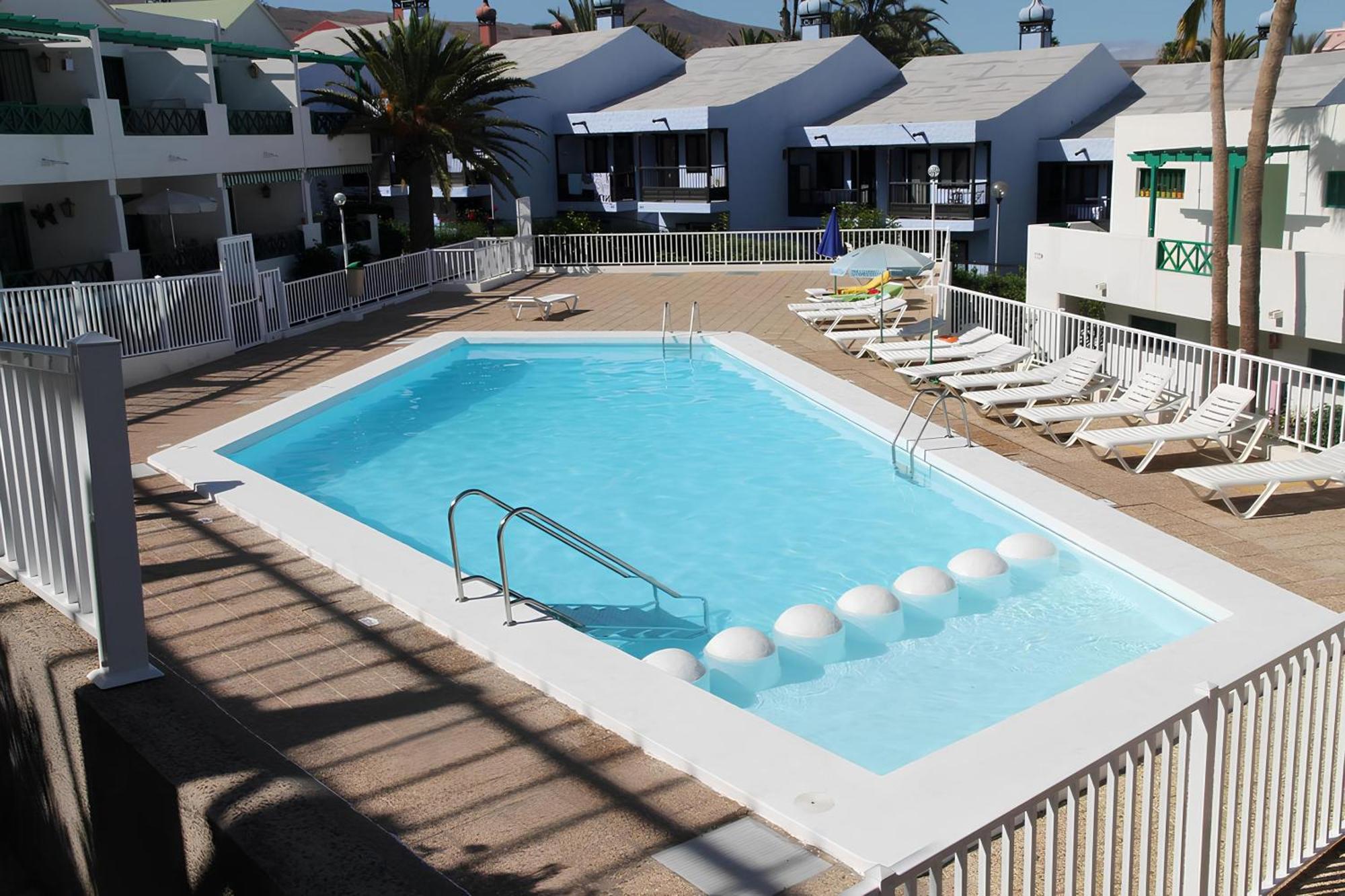 Bonito Apartamento Cerca La Playa San Bartolome Bagian luar foto